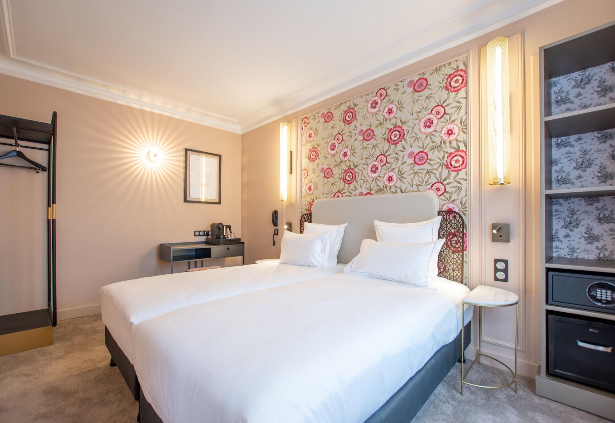 Elsa, Hotel Parijs